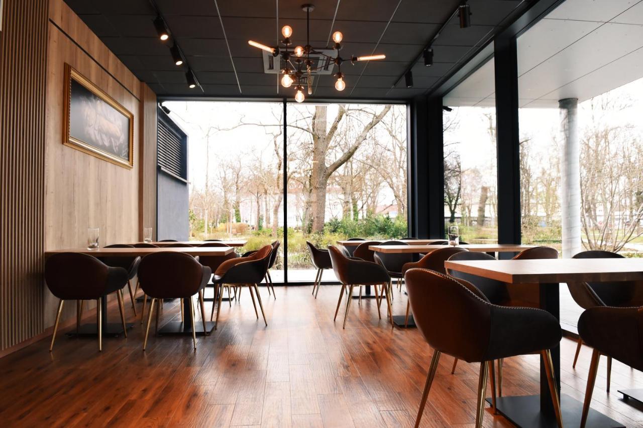 Hotel Artisan Park Kostrzyn nad Odra Luaran gambar